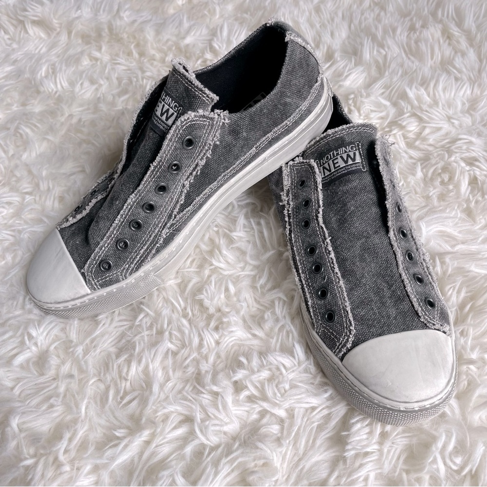 Nothing New Wave Slip on Sneakers 7.5